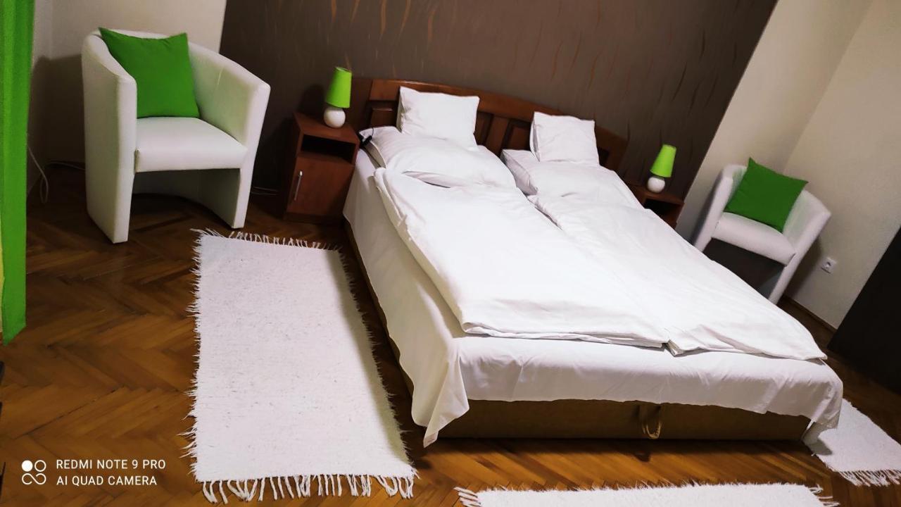 Viva Apartman Sárvár Esterno foto