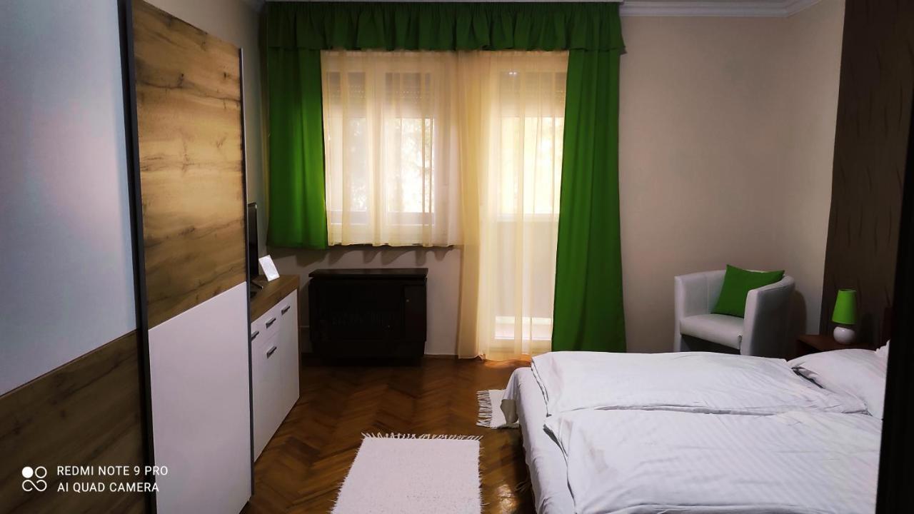 Viva Apartman Sárvár Esterno foto
